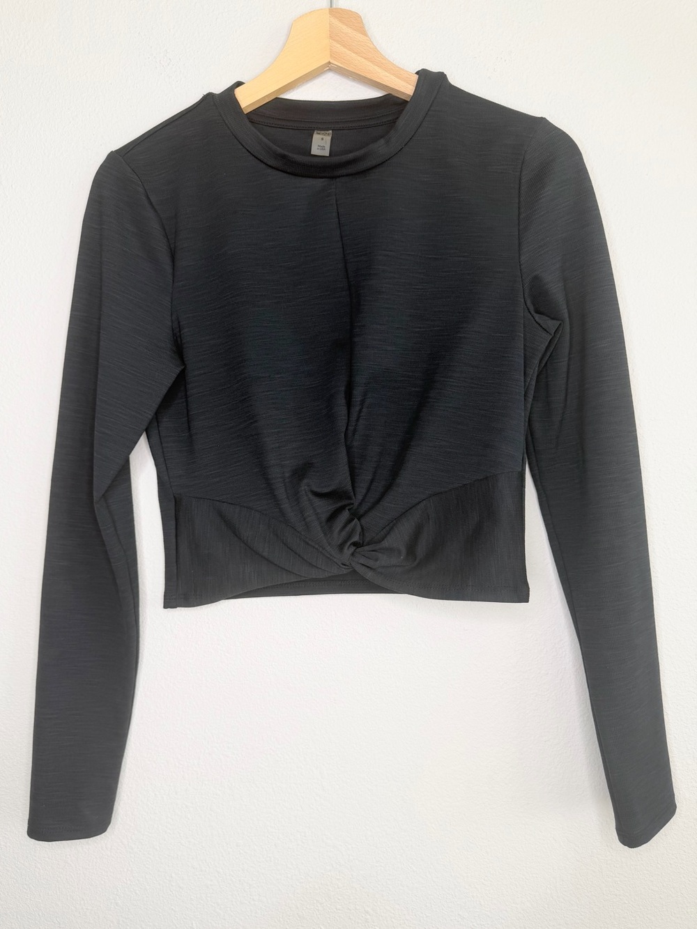 Beyond Yoga Center Stage Cropped Long Sleeve Top Size Small
